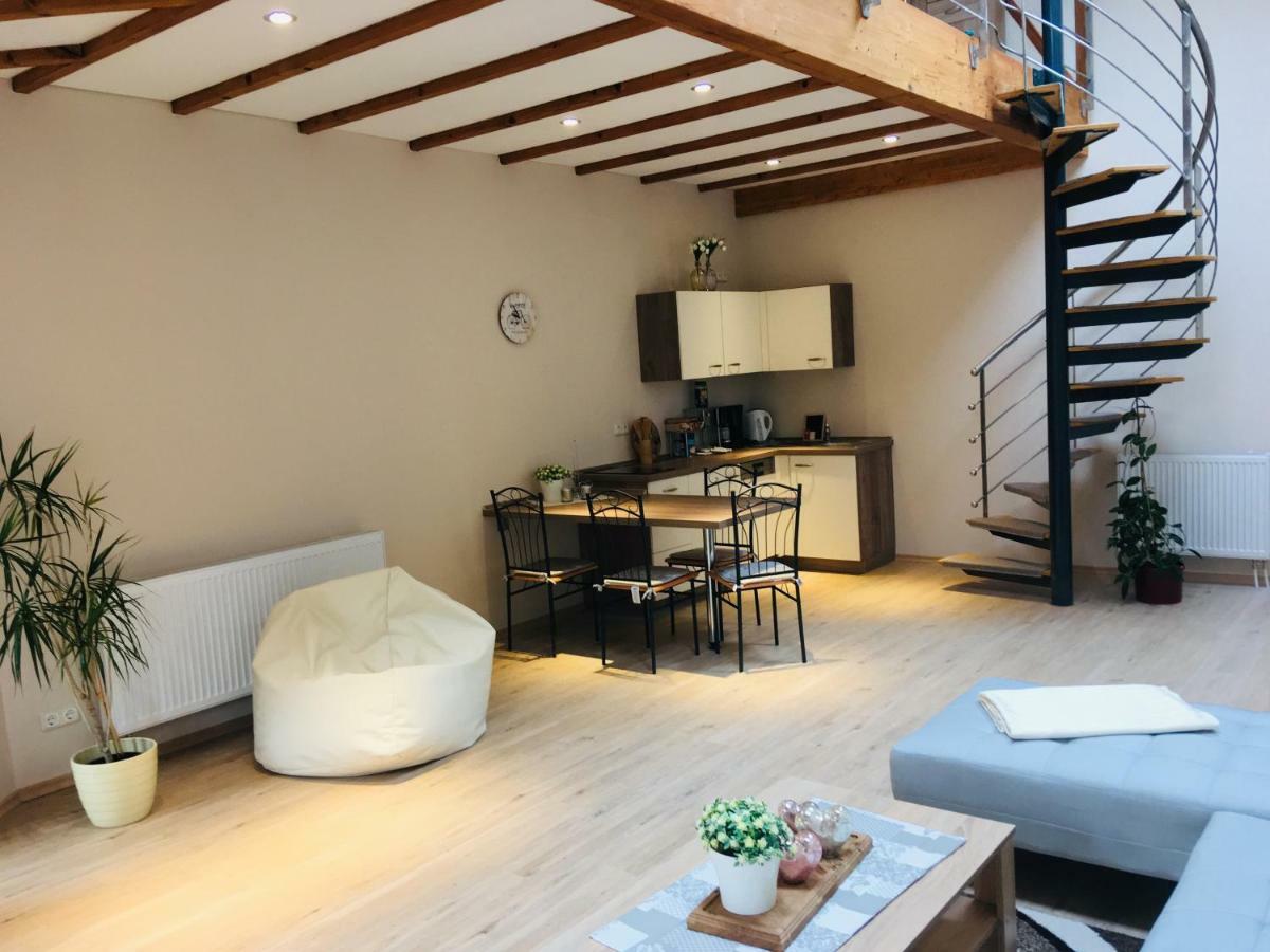 Ferienwohnung Am Nuerburgring/Wintersport Arft Acht Ngoại thất bức ảnh